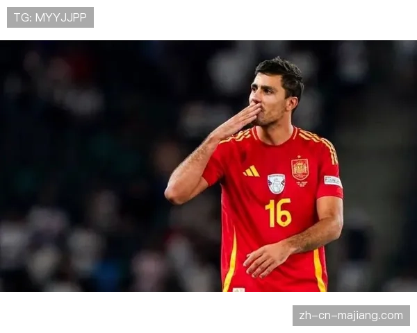 罗德里频繁回撤至中卫位置，为曼城边锋创造一对一空间